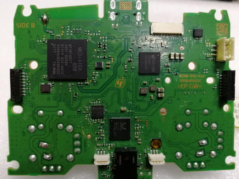 Prototype PS5 Dualsense Motherboard picture surfaces - Wololo.net