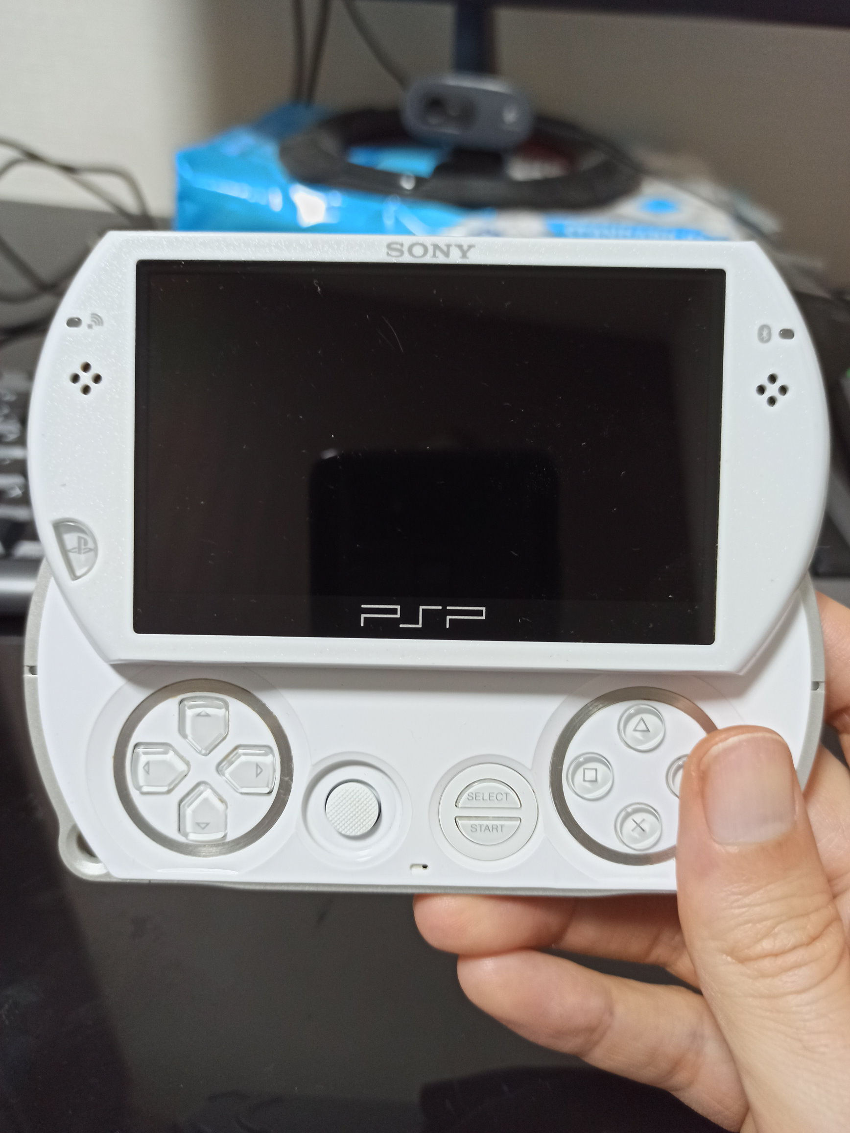 Revisiting the PSP Go, more than 10 years later...