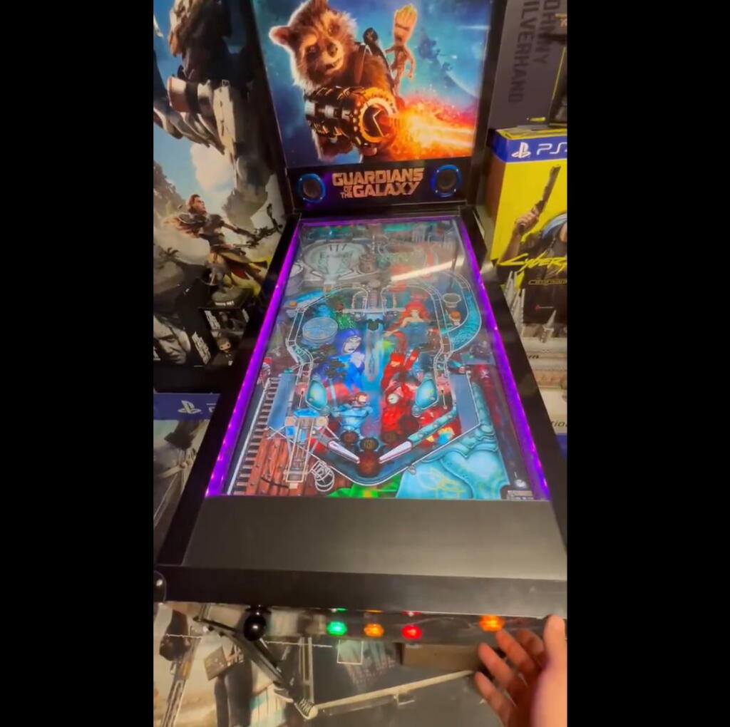 Tinkerer showcases impressive DIY pinball made with Nintendo